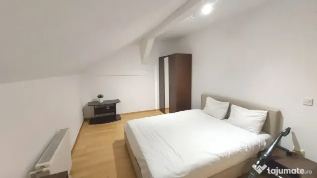Apartament 3 camere zona Stefan cel Mare