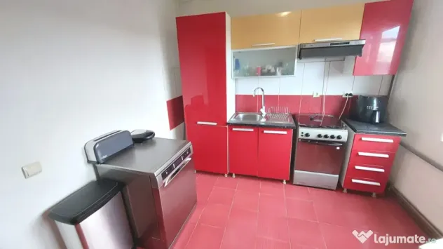 Apartament 3 camere zona Stefan cel Mare