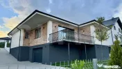 Vand casa moderna - singur in curte - Corunca 