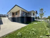 Vand casa moderna - singur in curte - Corunca