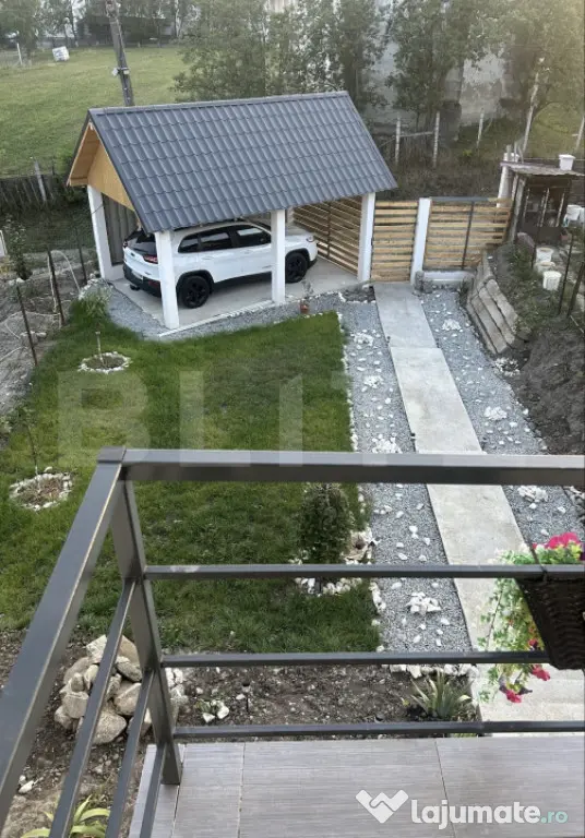 Duplex spațios, 98 mp utili, 250 mp de teren