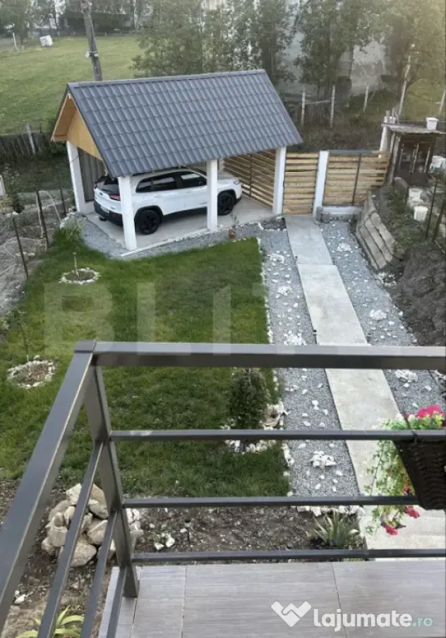 Duplex spațios, 98 mp utili, 250 mp de teren