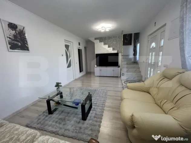 Duplex spațios, 98 mp utili, 250 mp de teren