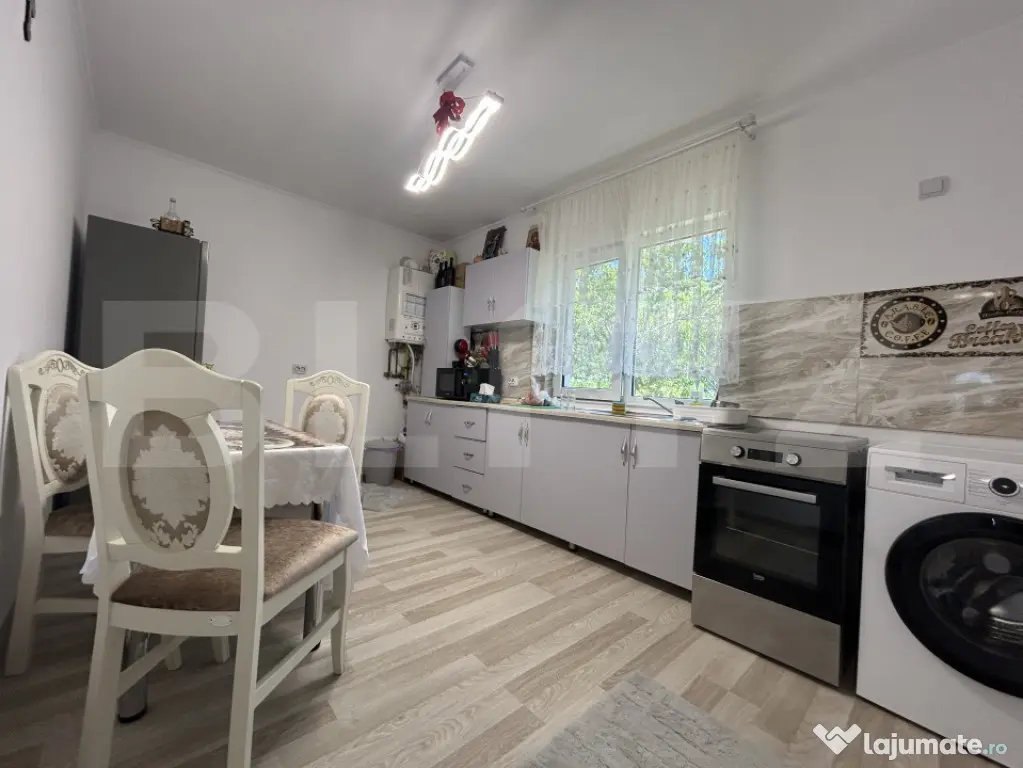 Duplex spațios, 98 mp utili, 250 mp de teren