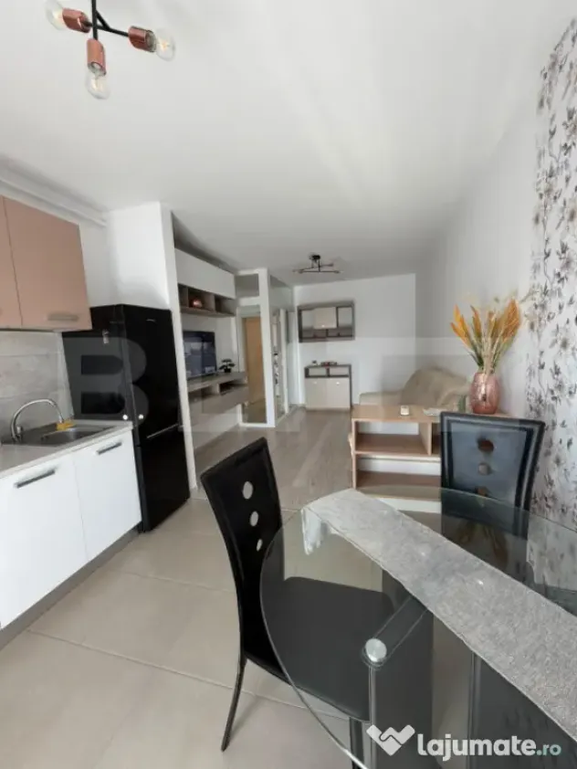 Inchiriez apartament- 3 camere, zona Maurer