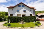 Vila 7 camere - Babana - Arges - teren 4391 mp - fara comisi 