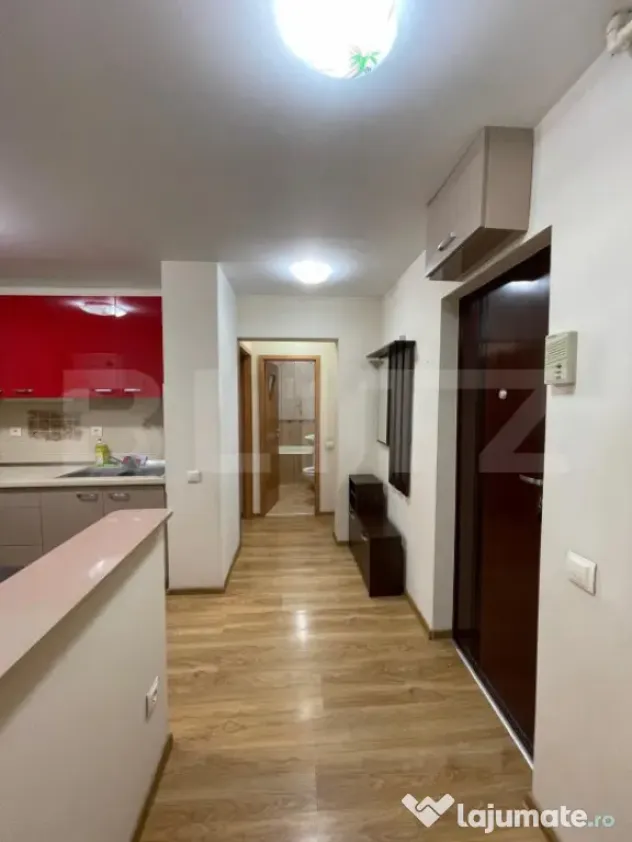 Apartament cu 2 camere, decomandat, loc de parcare – Zona