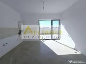 Vila individuala- 4 camere- panouri solare- 800m de STV