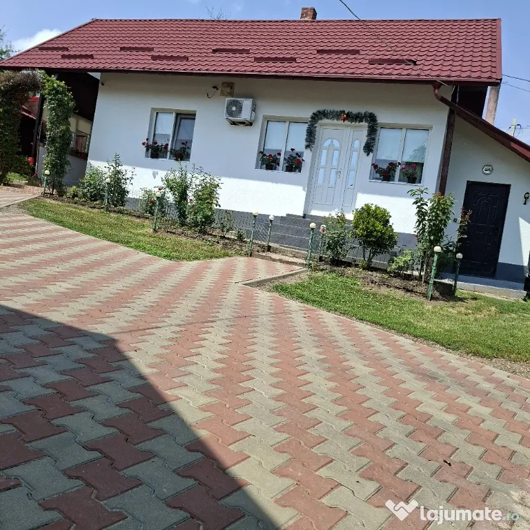 casa adancata suceava