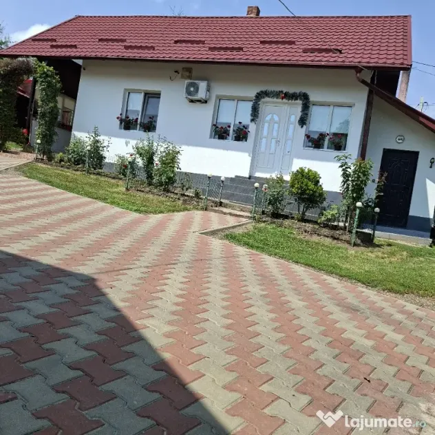 casa adancata suceava