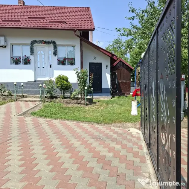 casa adancata suceava