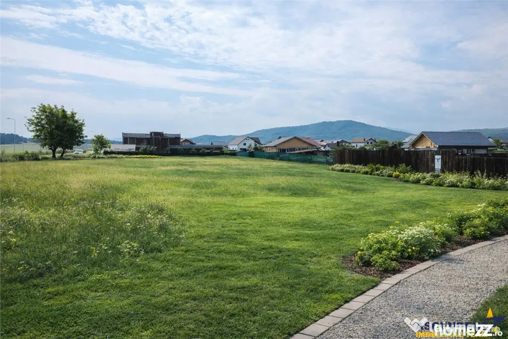 Casa eleganta pe 2 nivele, la 15 minute de Brasov, DJ 112A,