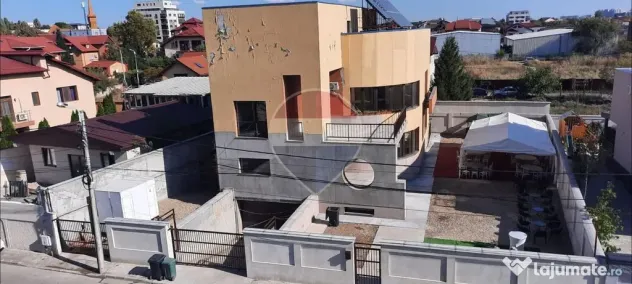 Casă / Vilă cu 12 camere de vânzare | Fundeni, Sector 2