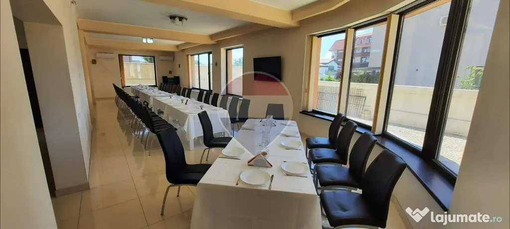 Casă / Vilă cu 12 camere de vânzare | Fundeni, Sector 2