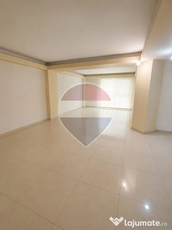 Casă / Vilă cu 12 camere de vânzare | Fundeni, Sector 2