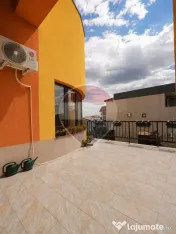 Casă / Vilă cu 12 camere de vânzare | Fundeni, Sector 2 