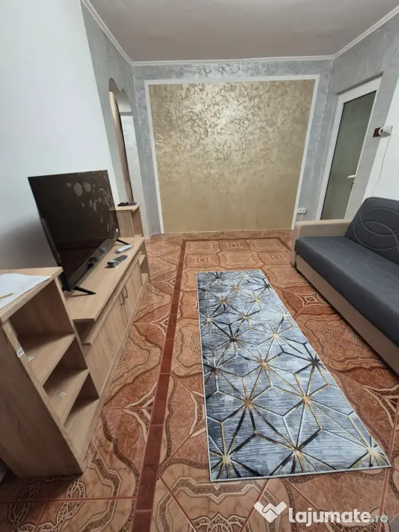 inchiriez apartament 2 camere