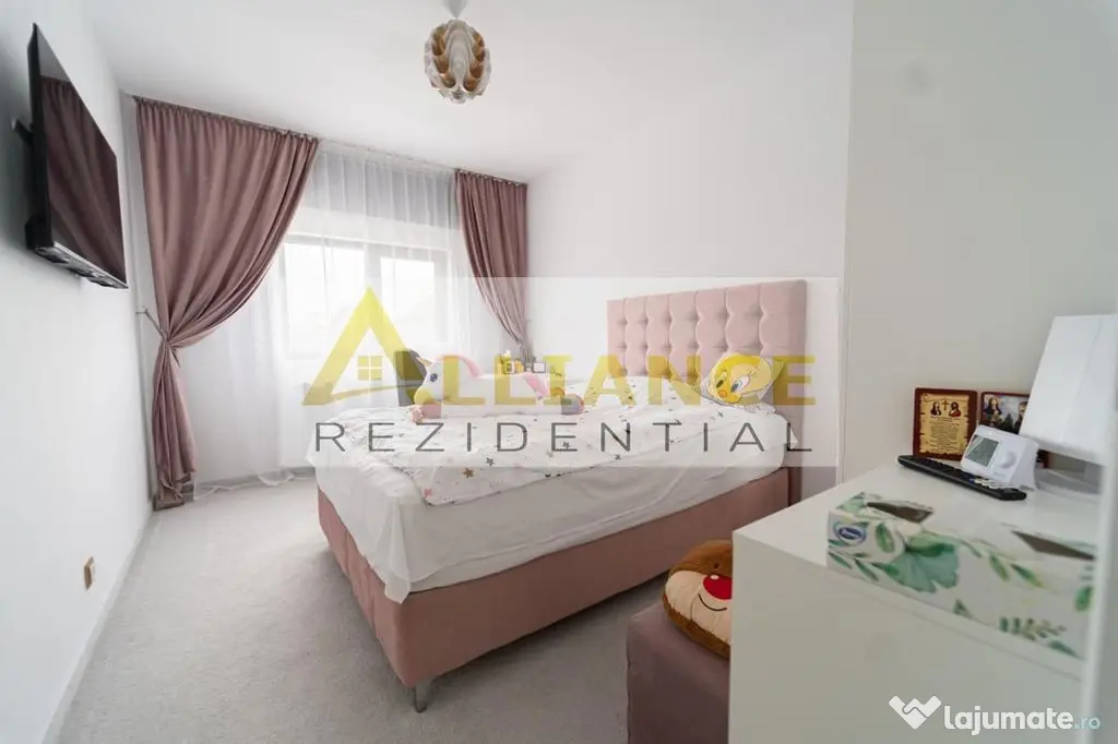 Â CASA DE VIS LANGA LAC | FRUMUSANI | TEREN 755MP
