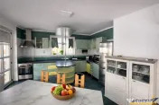 FILMTur3D! Casa premiata Romania, 1.600mp teren, gradina ase 