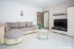 De închiriat apartament cu 2 camere, boxă și parcare ?...