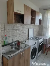 Apartament Cu 2 Camere Decomandate Zona Centru