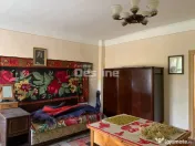 Gospodărie completă cu 2.793 mp teren și multiple anexe,