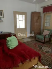 Gospodărie completă cu 2.793 mp teren și multiple anexe,