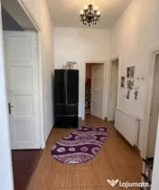 De închiriat apartament 2 camere, situat la casa, 70 mp uti