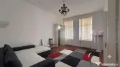 De închiriat apartament 2 camere, situat la casa, 70 mp uti