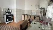 De închiriat apartament 2 camere, situat la casa, 70 mp uti