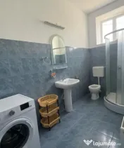 De închiriat apartament 2 camere, situat la casa, 70 mp uti
