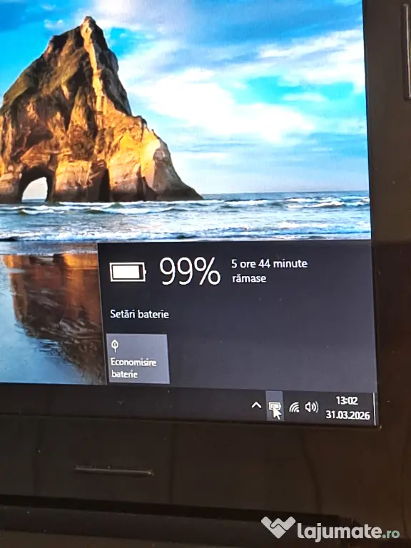 De vanzare laptop Lenovo--Intel i3-5005U--SSD 120 GB--8GB RAM--Baterie 5 ore