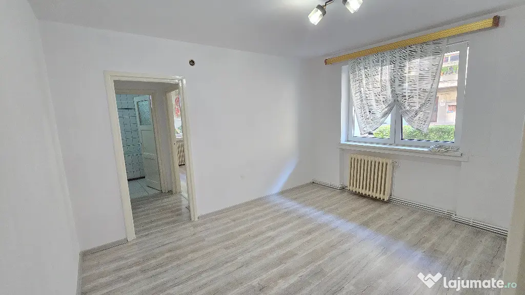 Vand apartament 2 camere in Deva, zona I. Traian, parter,