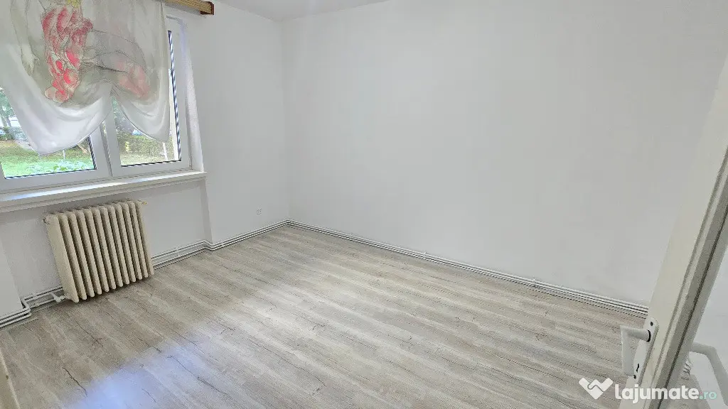 Vand apartament 2 camere in Deva, zona I. Traian, parter,