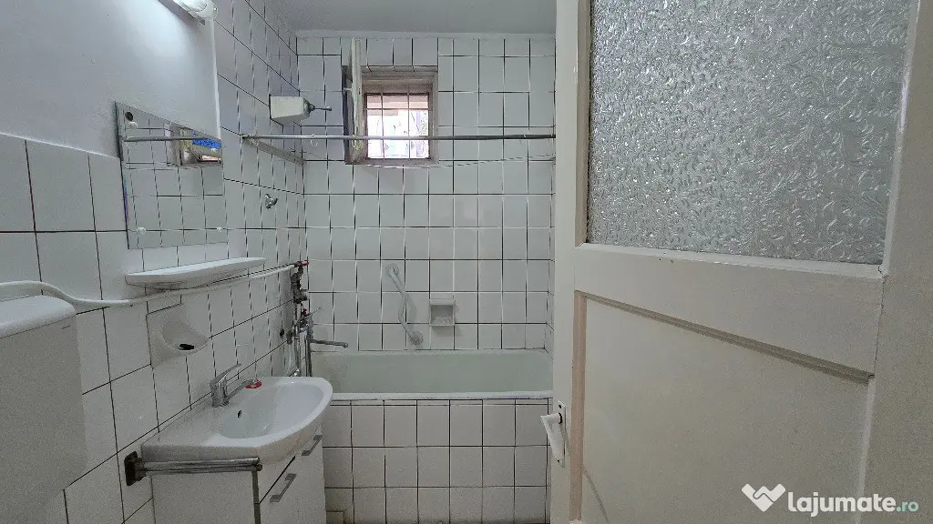 Vand apartament 2 camere in Deva, zona I. Traian, parter,