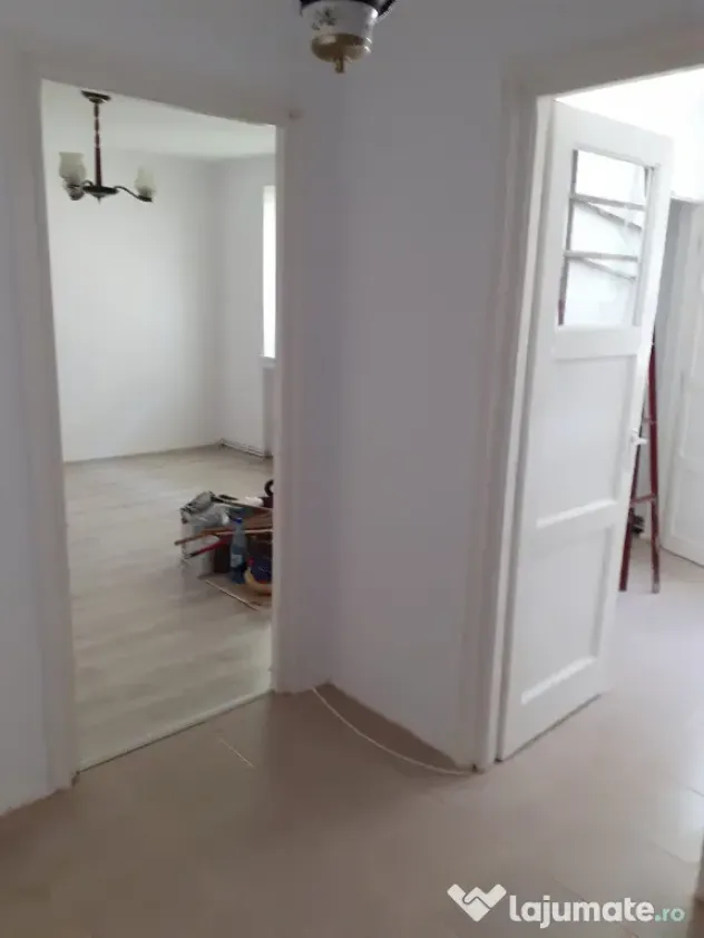 Vand apartament 2 camere in Deva, zona I. Traian, parter,