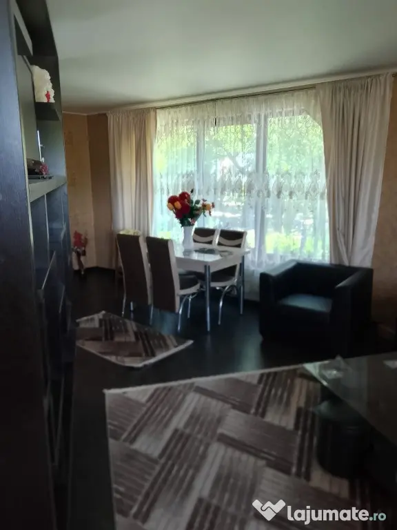 Casa cu etaj in zona Pensiunii Bianca