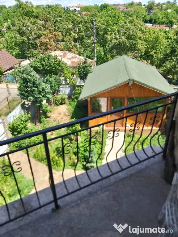 Casa cu etaj in zona Pensiunii Bianca