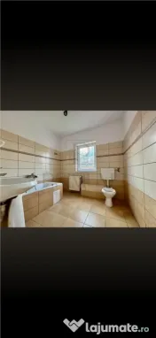 Vila - 7 camere - toate utilitatile - panouri fotovoltaice