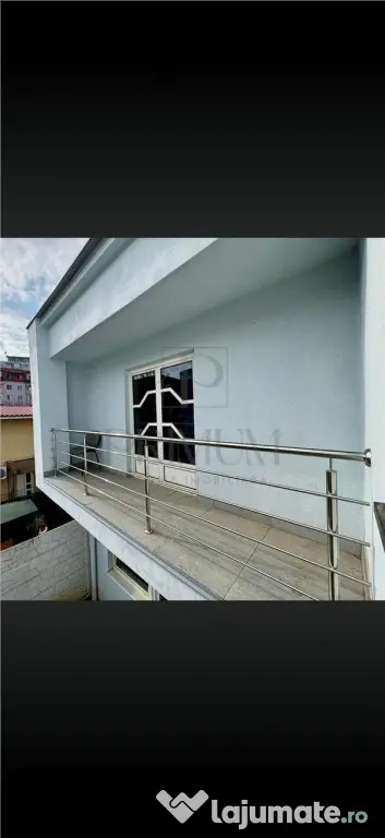Vila - 7 camere - toate utilitatile - panouri fotovoltaice