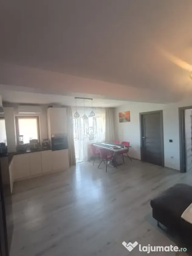 Apartament 3 camere, SU 66mp, zona Sub Cetate