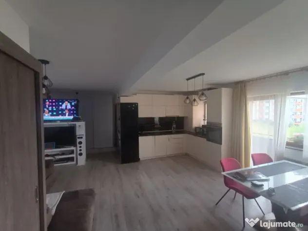 Apartament 3 camere, SU 66mp, zona Sub Cetate