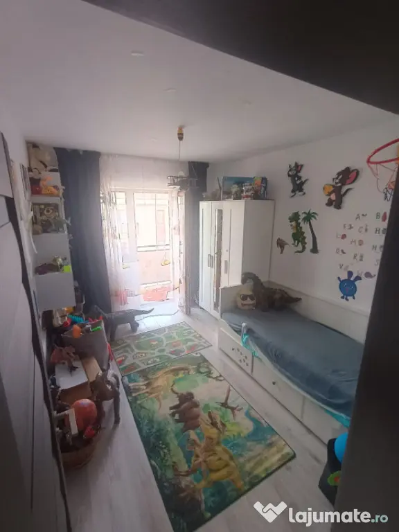 Apartament 3 camere, SU 66mp, zona Sub Cetate