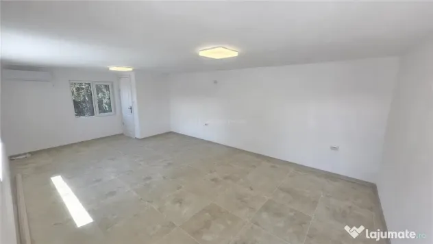 Oravita, Spatiu Comercial, Zona Piata, Usor Negociabil