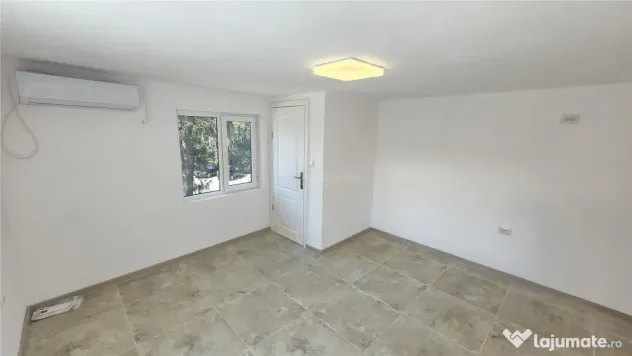 Oravita, Spatiu Comercial, Zona Piata, Usor Negociabil