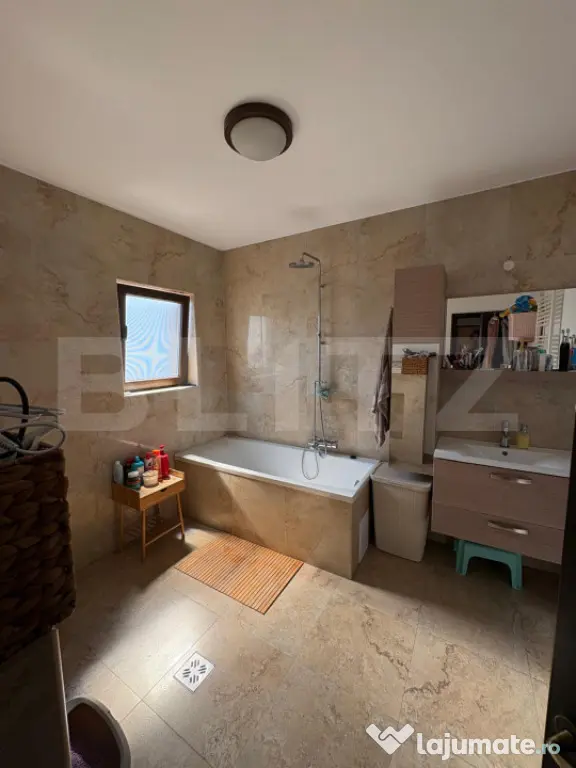 Apartament 3 camere, 77 mp,+22 mp terase, parcare inclusa, B