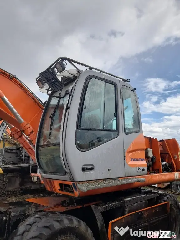 Cabina excavator pe roti Fiat Kobelco E175W