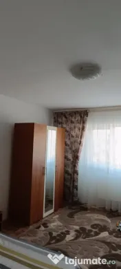 - Apartament 1 camera, zona Calarasi 4, etaj 2. 