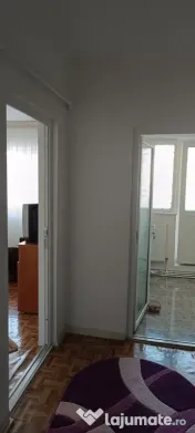 - Apartament 1 camera, zona Calarasi 4, etaj 2. 