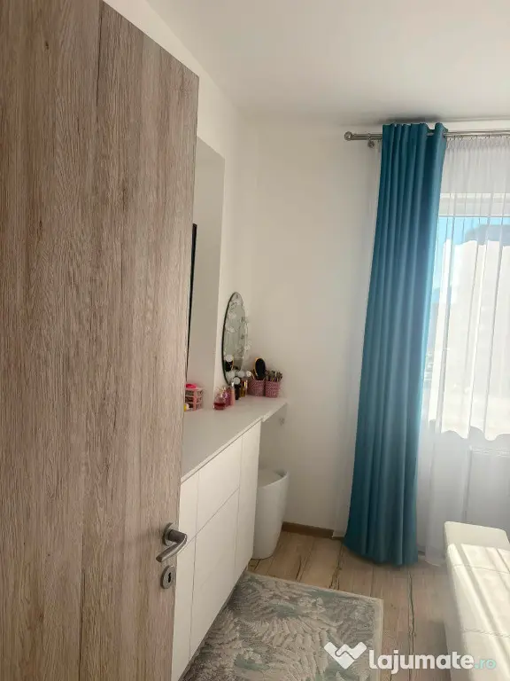 Apartament de 2 camere zona TRACTORUL,Str Nicolae Labis,
